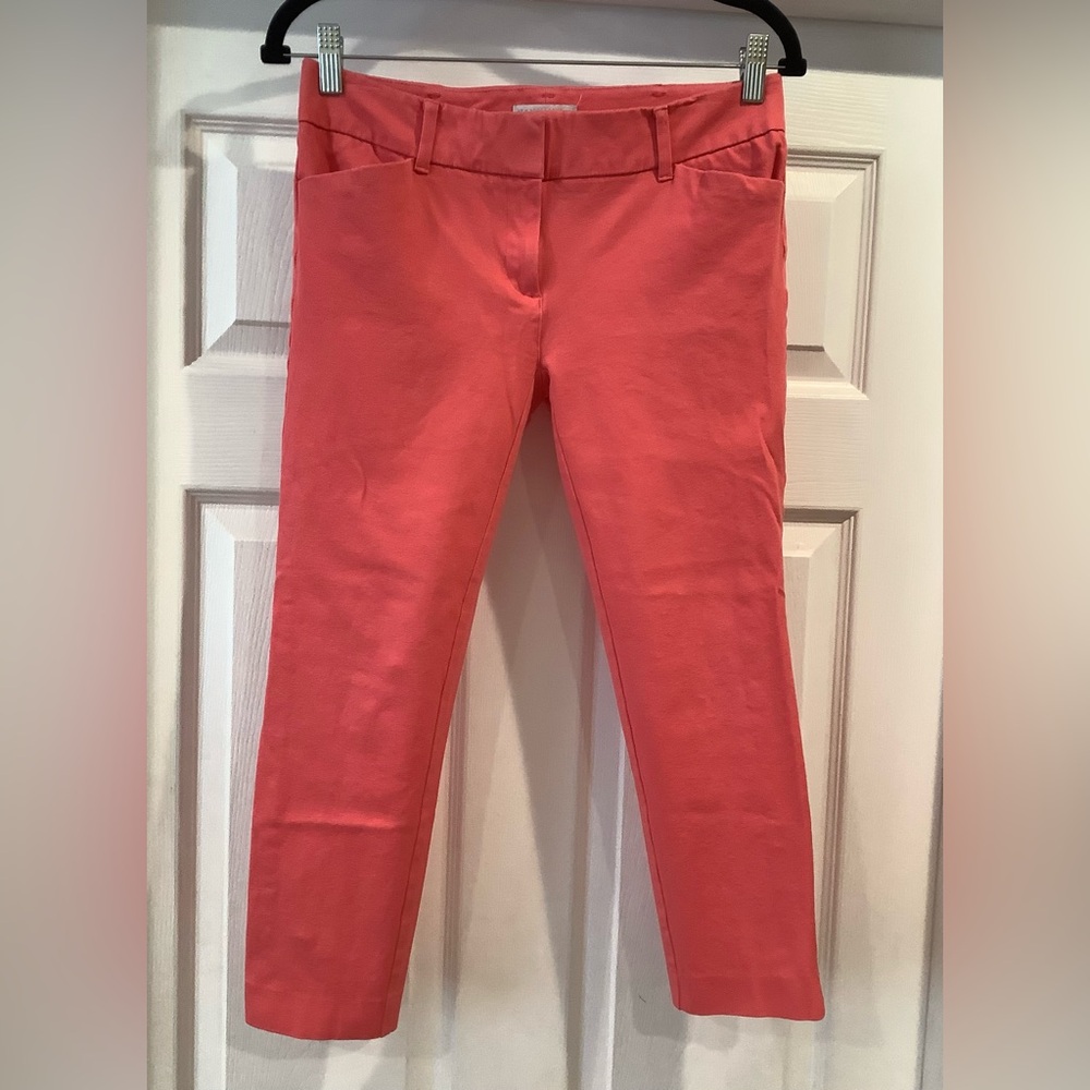 New York & Company Coral Capri Stretch Pants Size 4
